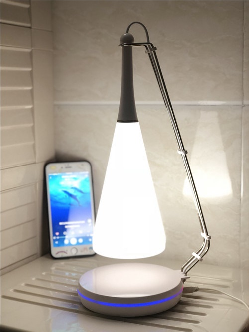 無線充電藍(lán)牙音響燈